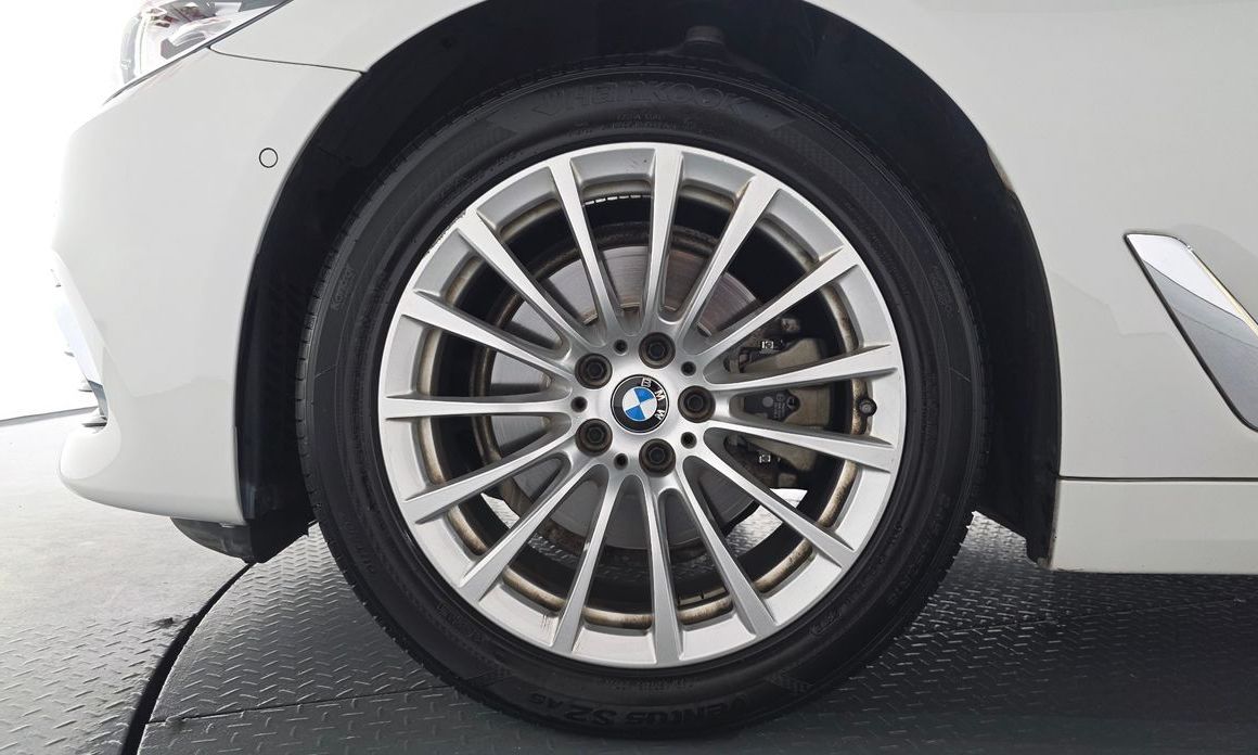 BMW 5-Series 2020