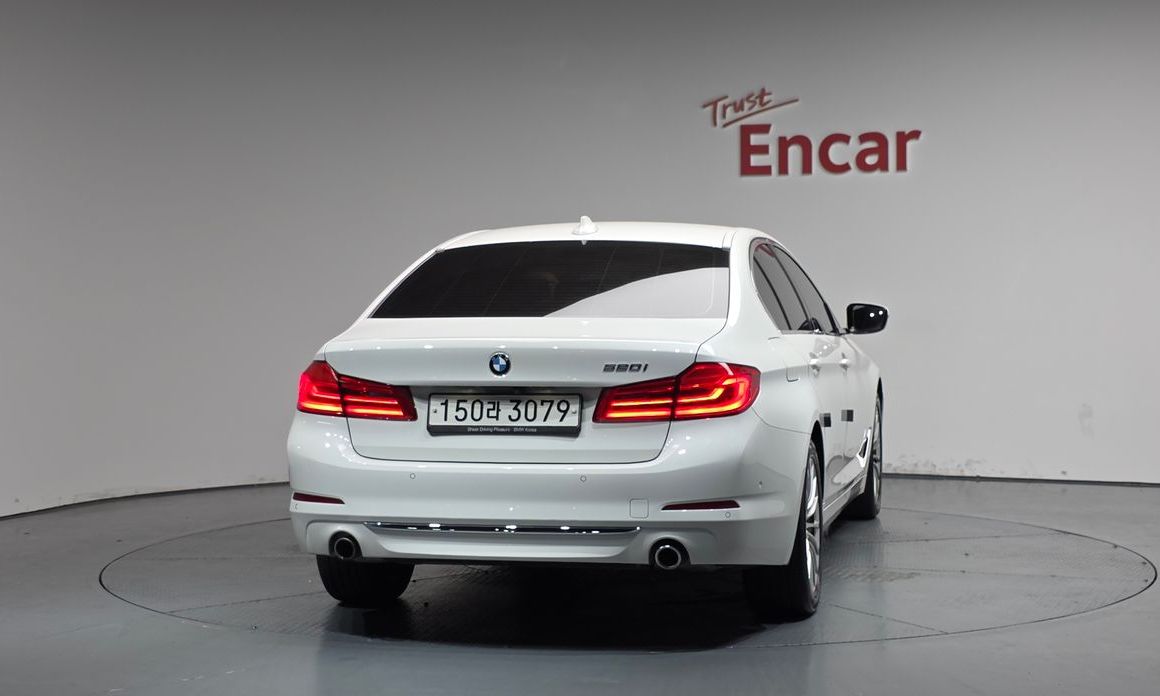 BMW 5-Series 2020
