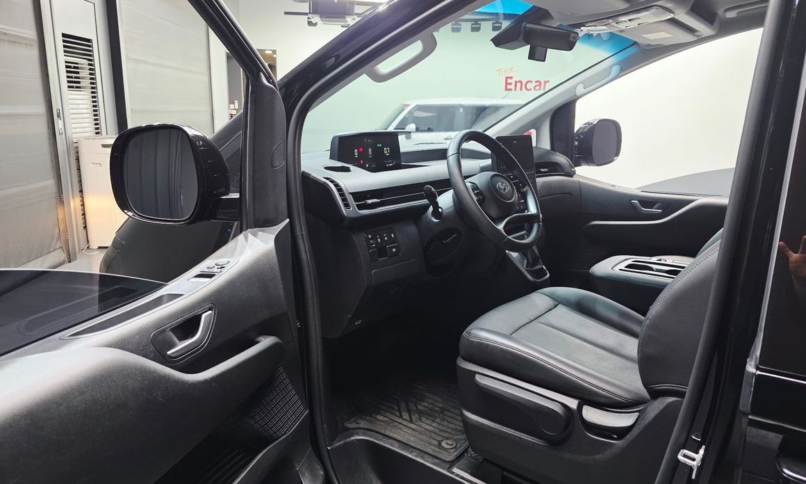 Hyundai Staria 2024