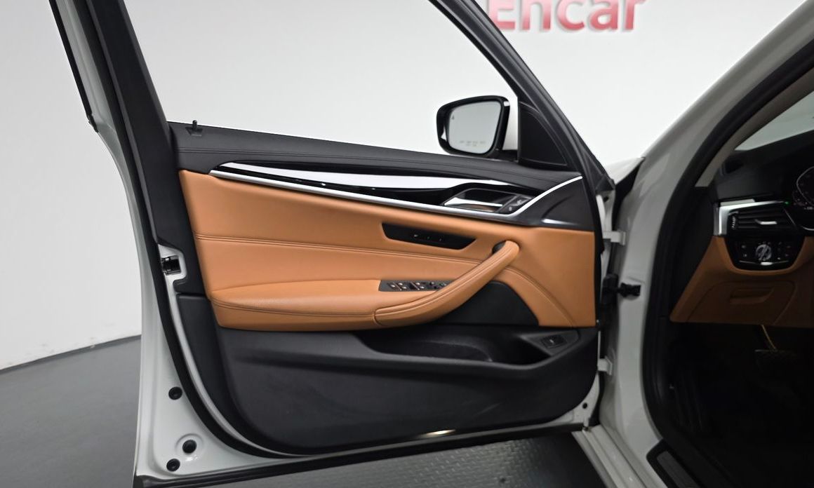 BMW 5-Series 2020