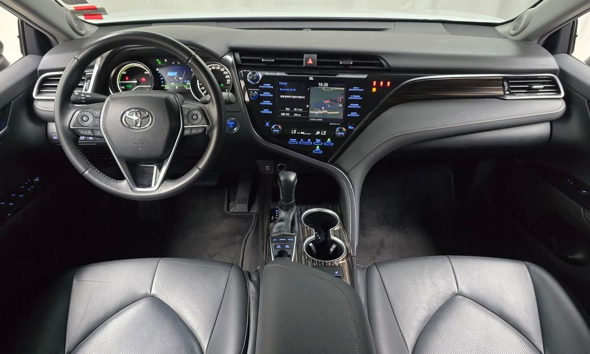 Toyota Camry 2019
