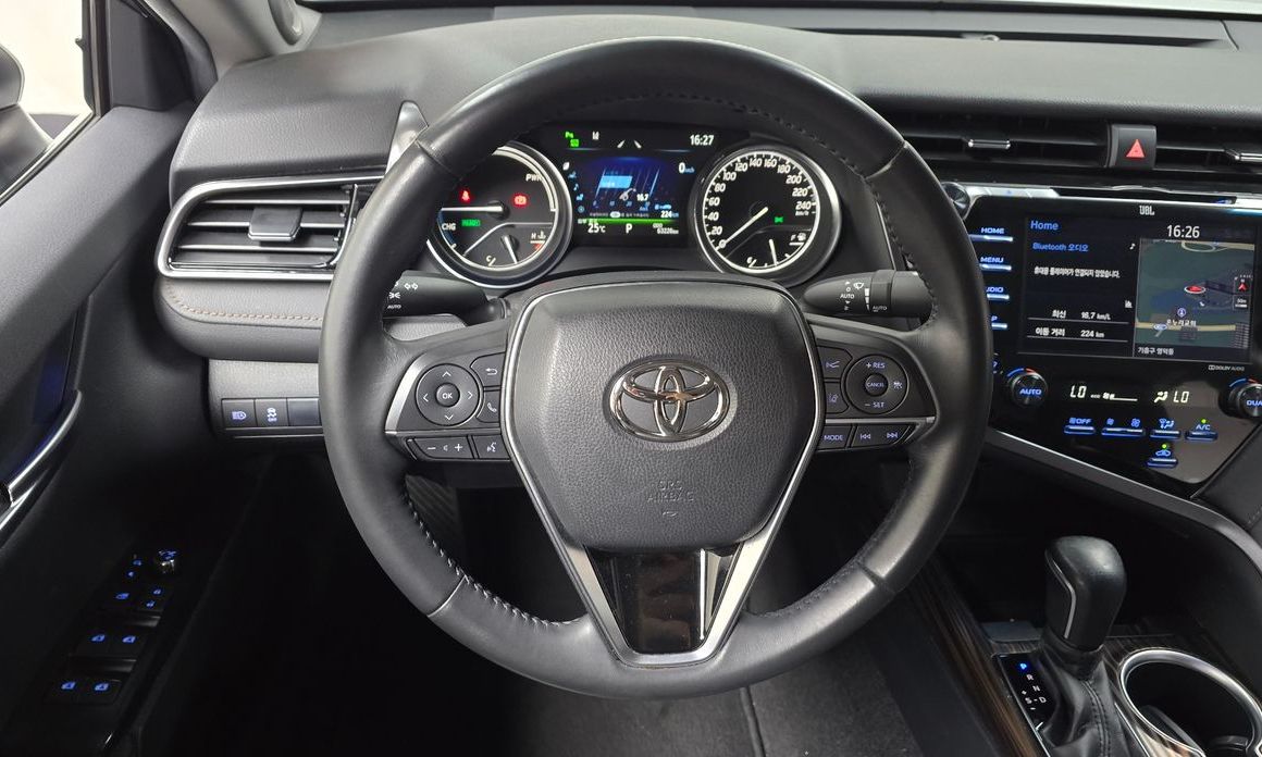 Toyota Camry 2019