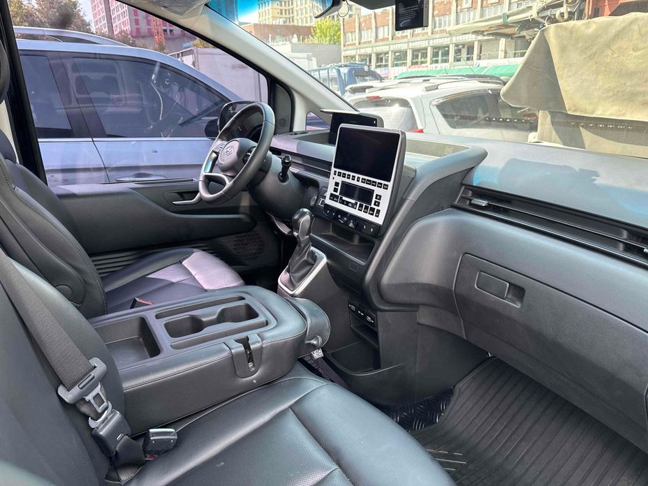 Hyundai Staria 2022