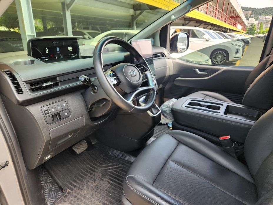 Hyundai Staria 2023