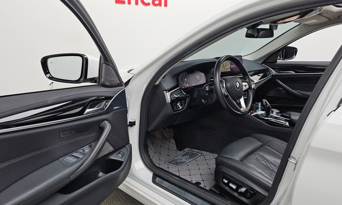 BMW 5-Series 2021