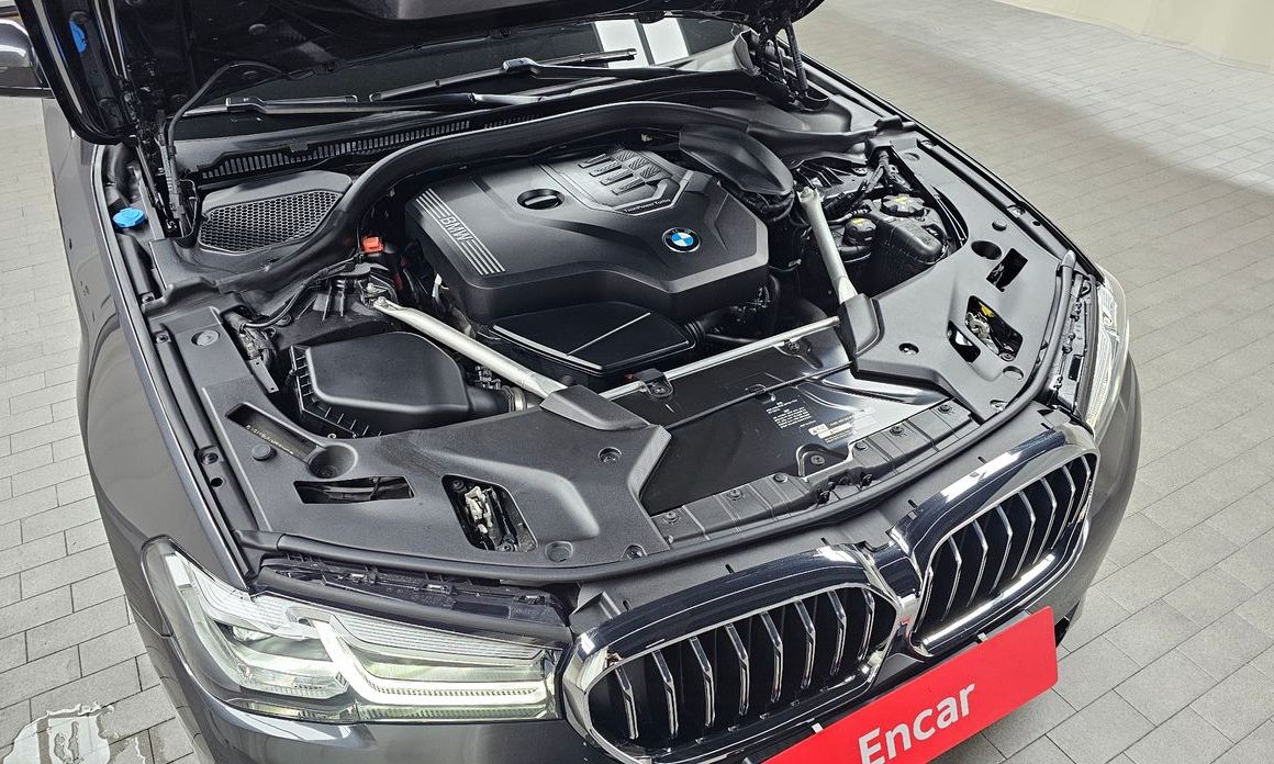 BMW 5-Series 2021
