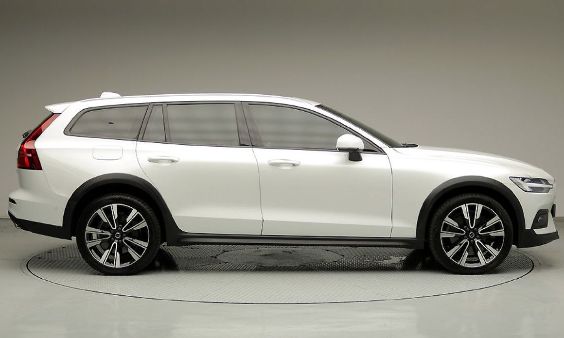 Volvo V60 2022