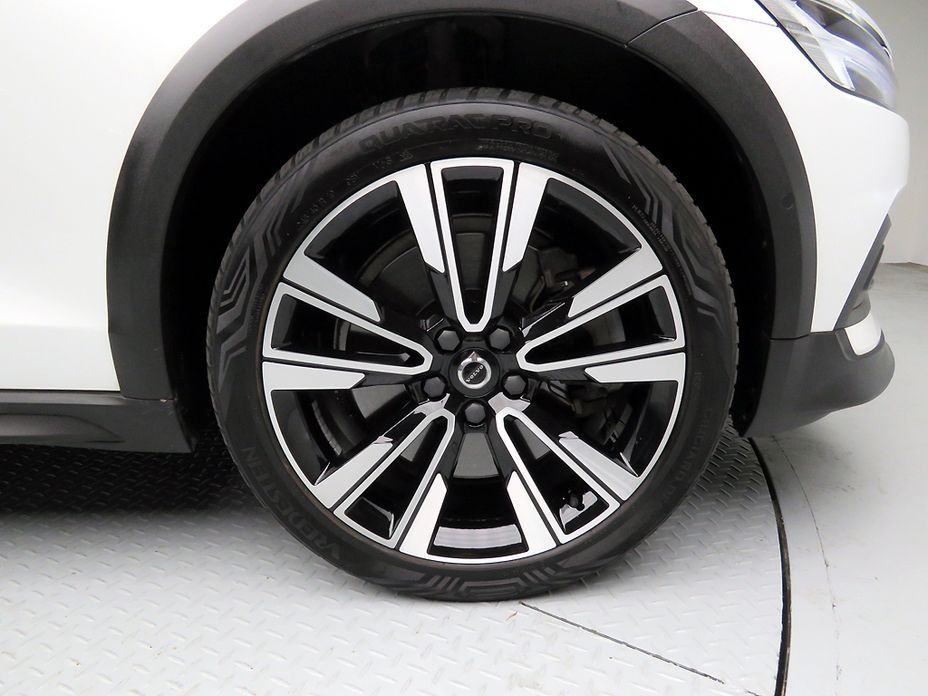 Volvo V60 2022