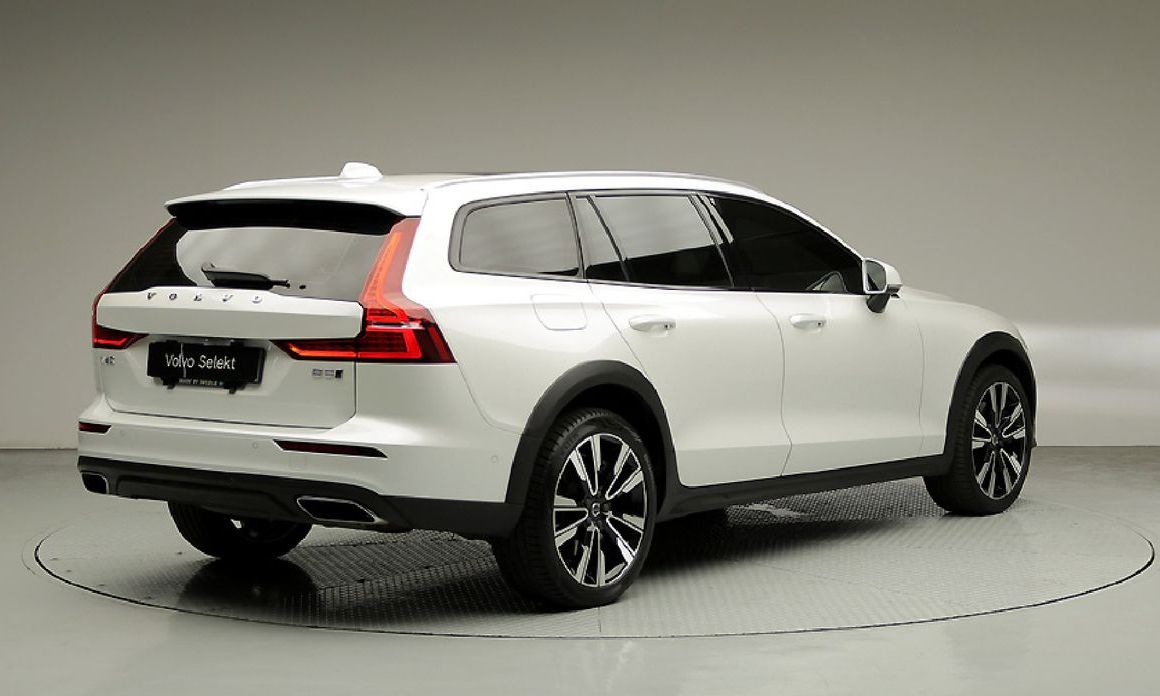 Volvo V60 2022