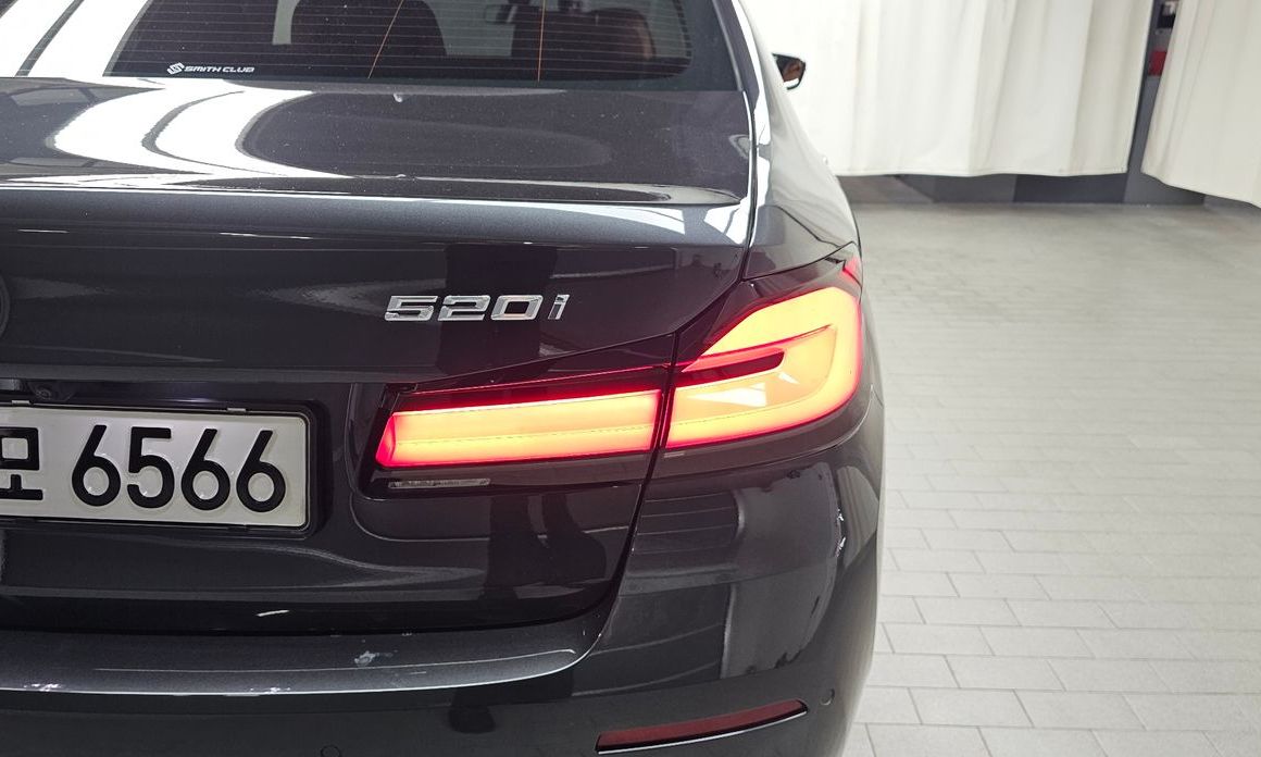 BMW 5-Series 2021