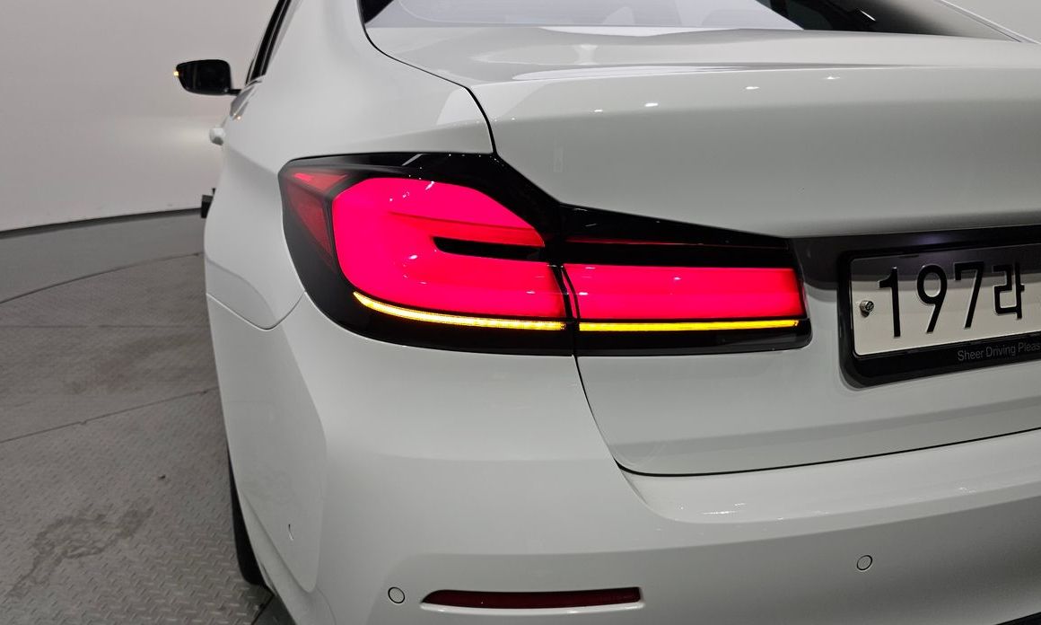 BMW 5-Series 2021