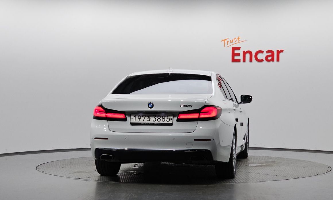 BMW 5-Series 2021