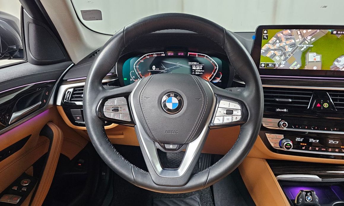 BMW 5-Series 2021