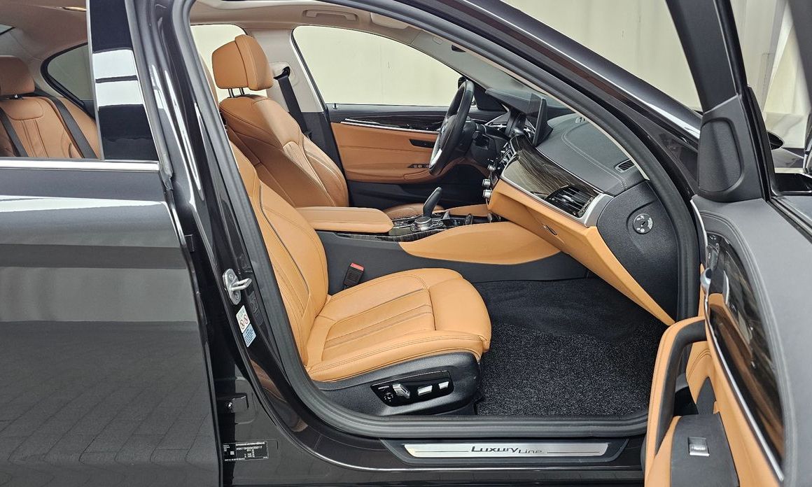 BMW 5-Series 2021