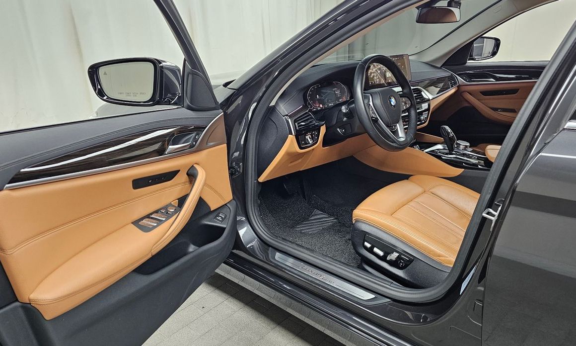 BMW 5-Series 2021
