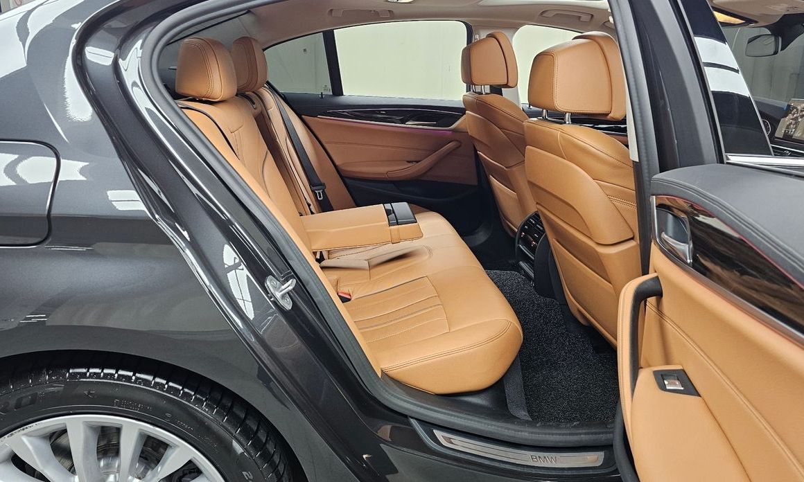 BMW 5-Series 2021