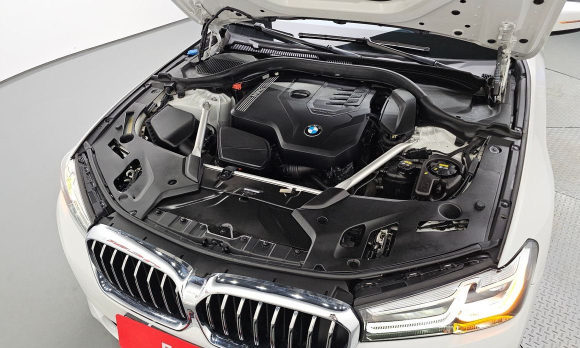 BMW 5-Series 2021