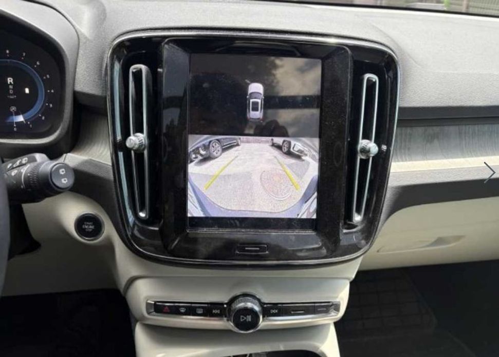 Volvo XC40 2023