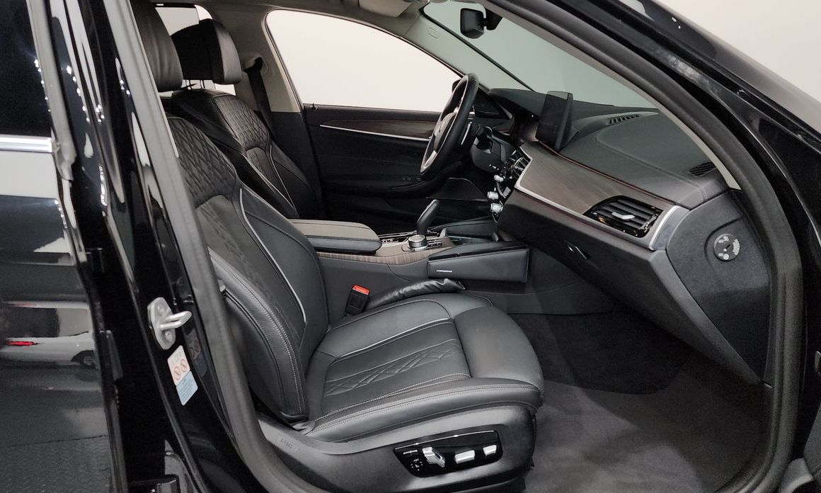 BMW 5-Series 2022