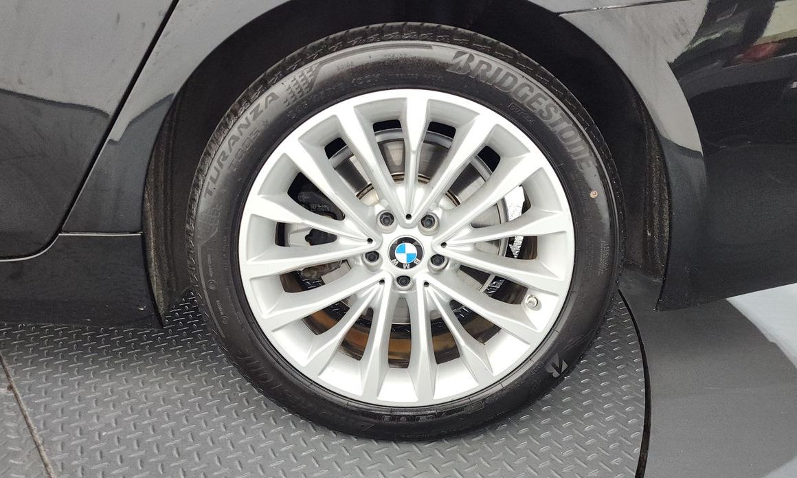 BMW 5-Series 2022