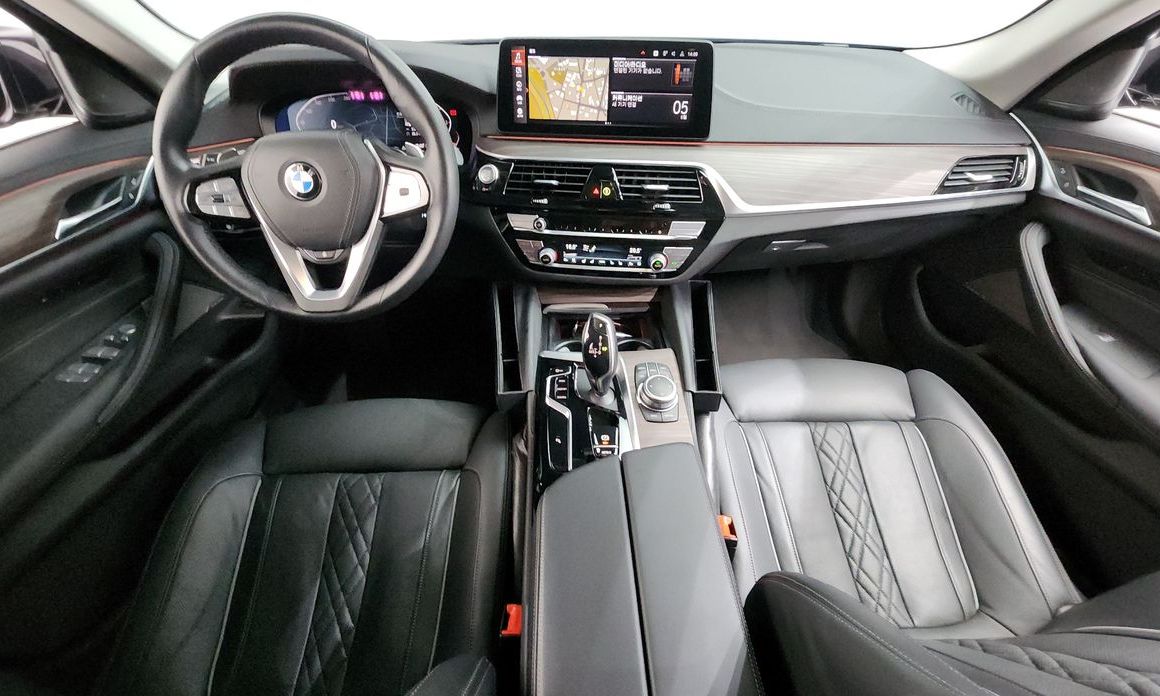 BMW 5-Series 2022