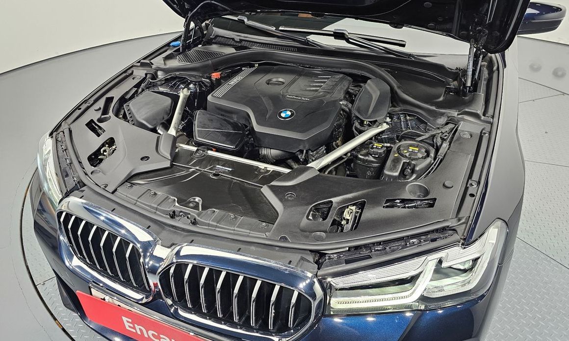 BMW 5-Series 2022