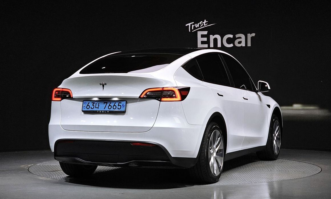Tesla Model Y 2023