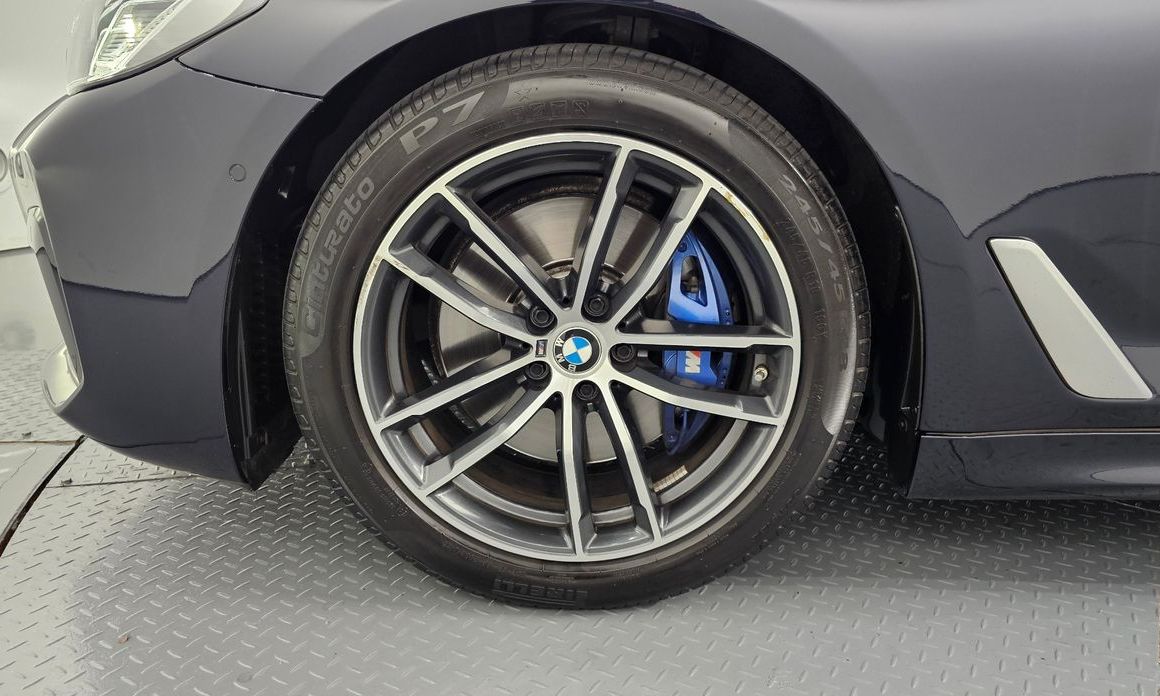BMW 5-Series 2022