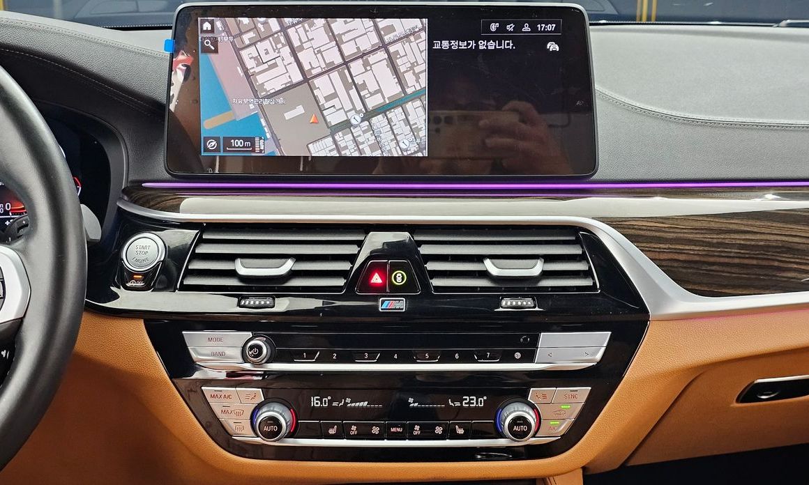 BMW 5-Series 2022