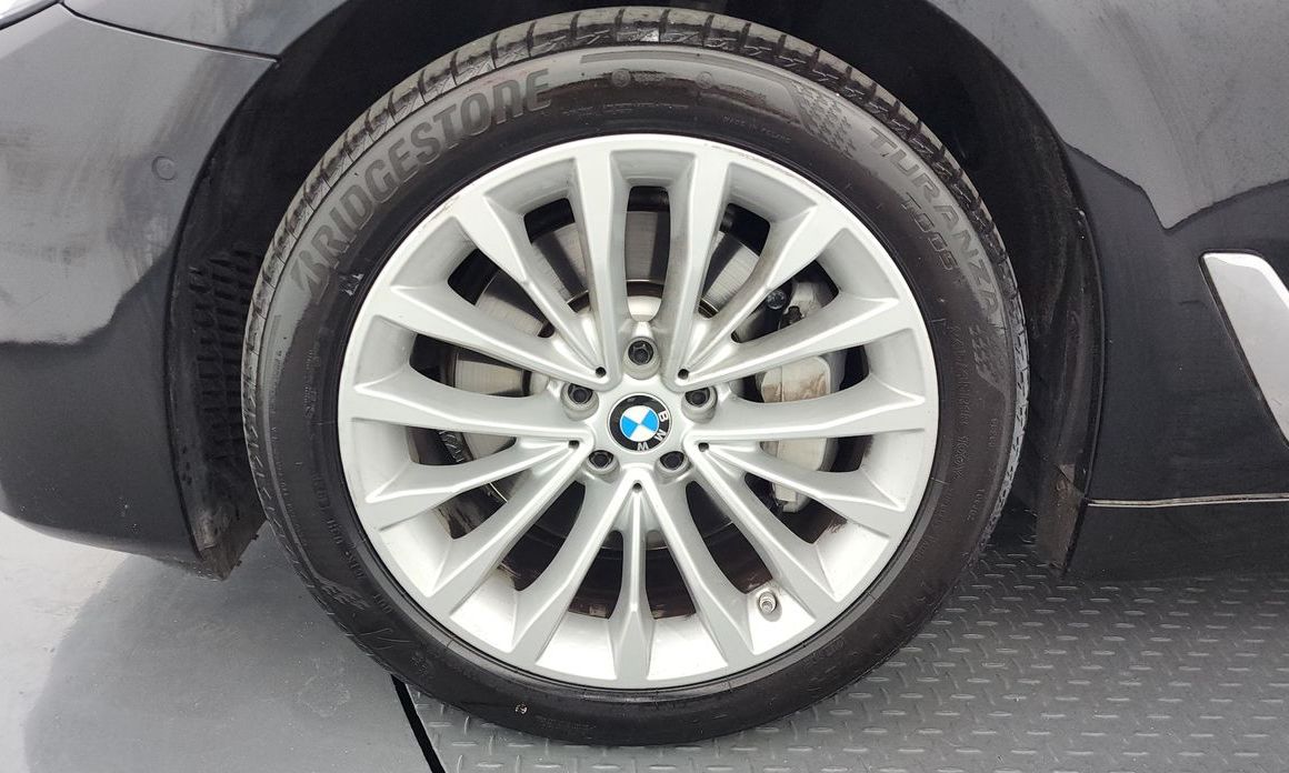 BMW 5-Series 2022