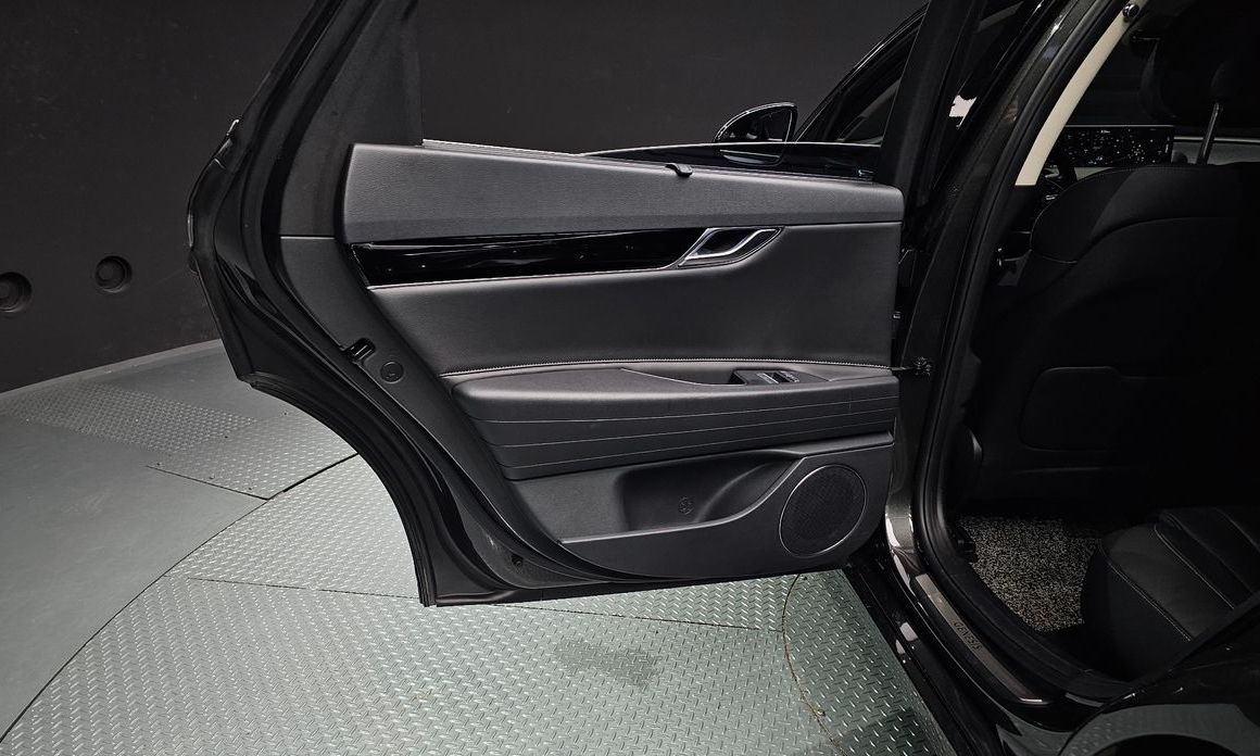 Genesis G80 2023