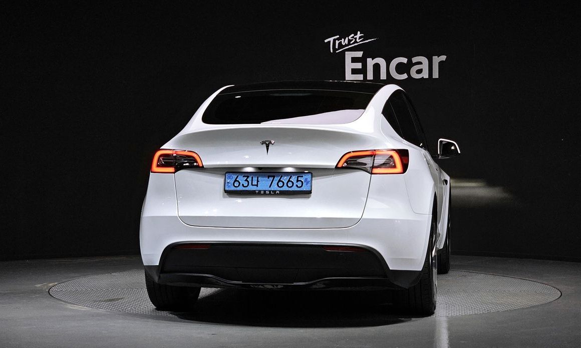 Tesla Model Y 2023