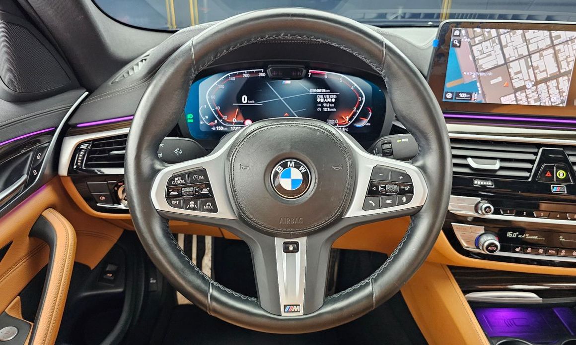 BMW 5-Series 2022