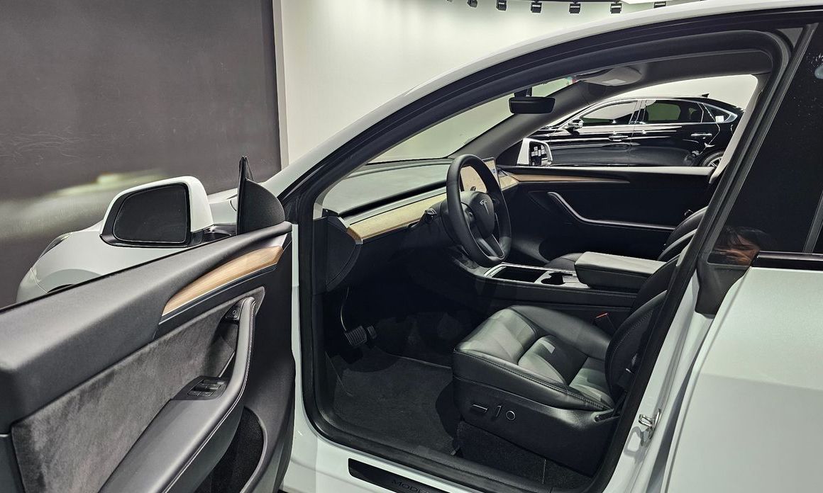 Tesla Model Y 2023