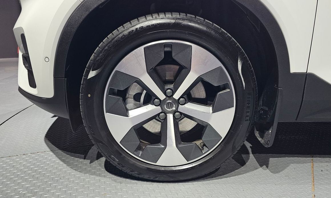 Volvo XC40 2023