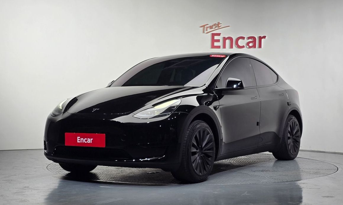 Tesla Model Y 2024