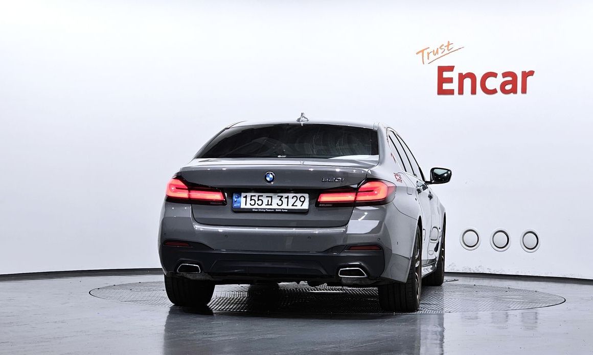 BMW 5-Series 2022