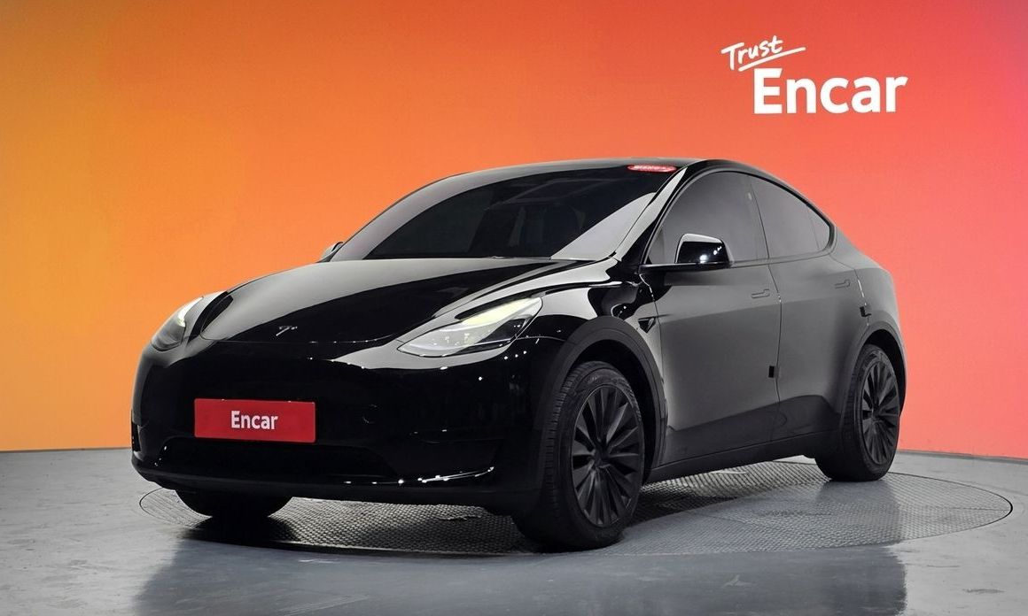Tesla Model Y 2024