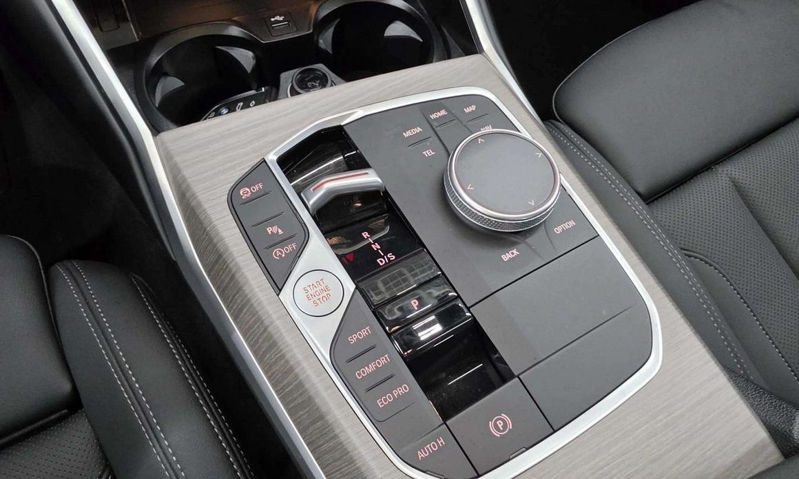 BMW 3-Series 2025