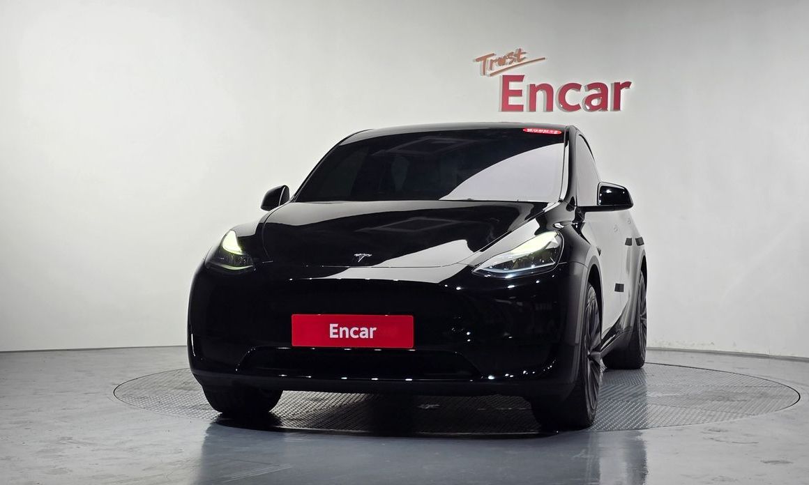 Tesla Model Y 2024