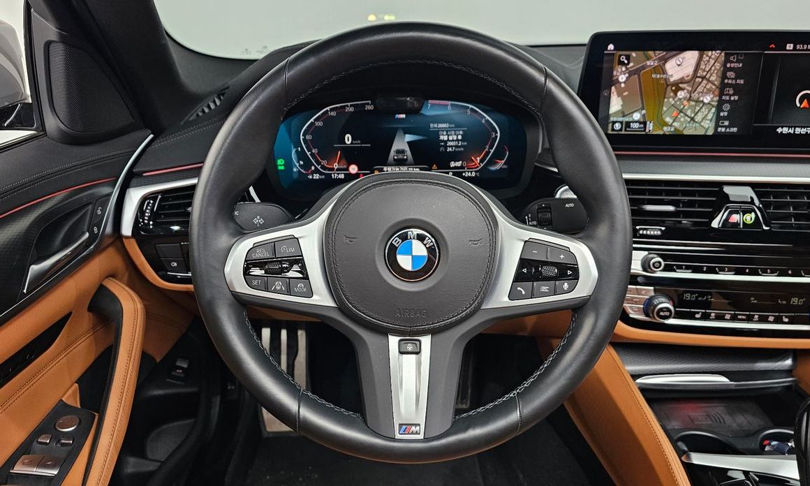 BMW 5-Series 2022