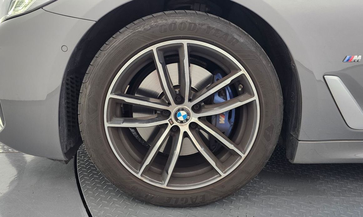 BMW 5-Series 2022