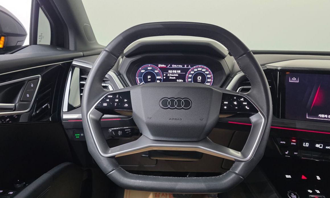 Audi Q4 e-tron 2023