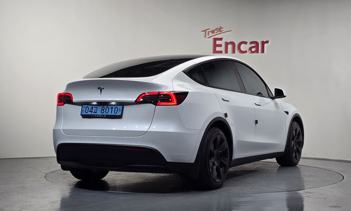 Tesla Model Y 2023