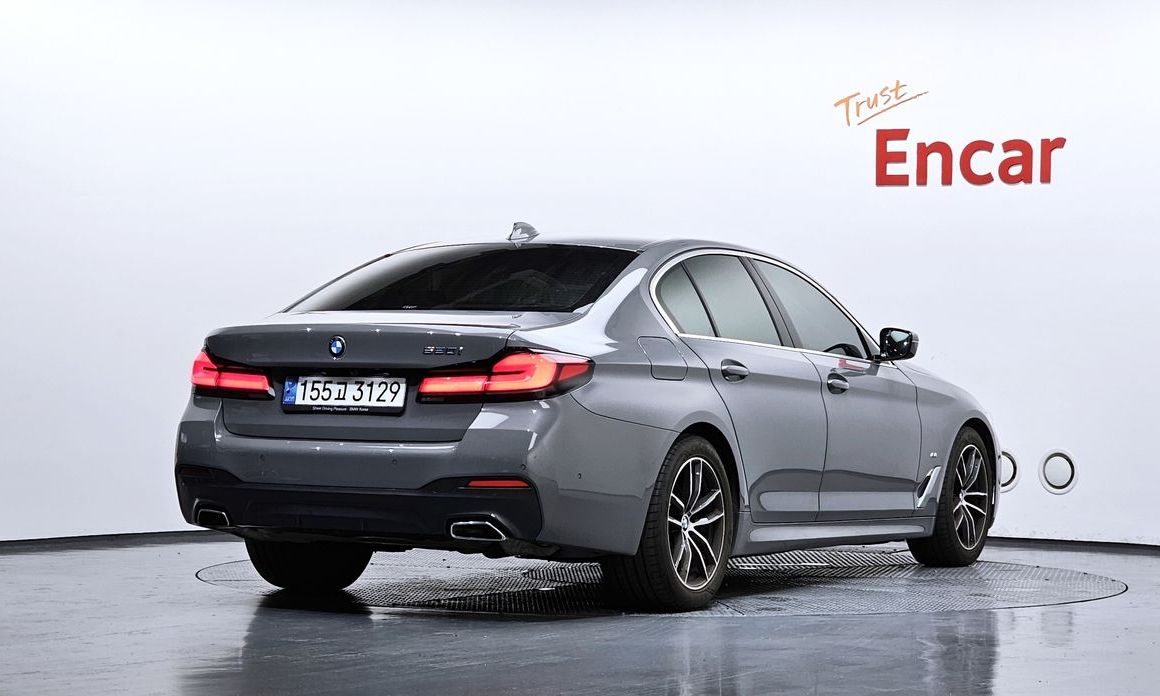 BMW 5-Series 2022