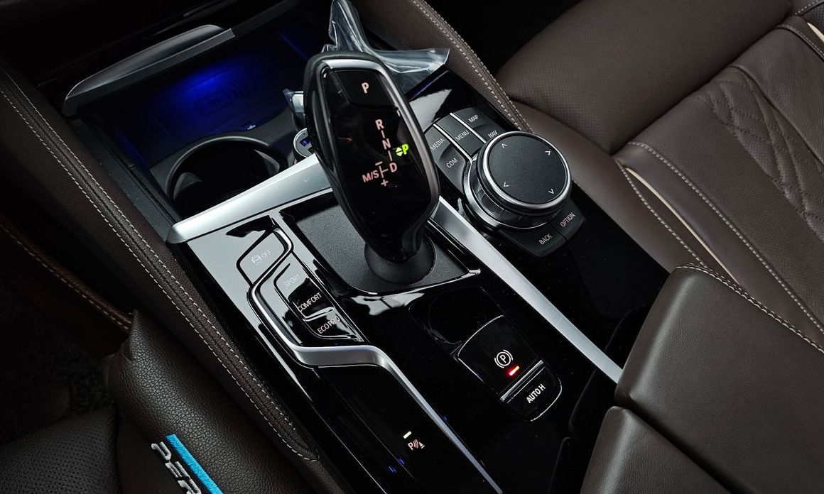 BMW 5-Series 2023