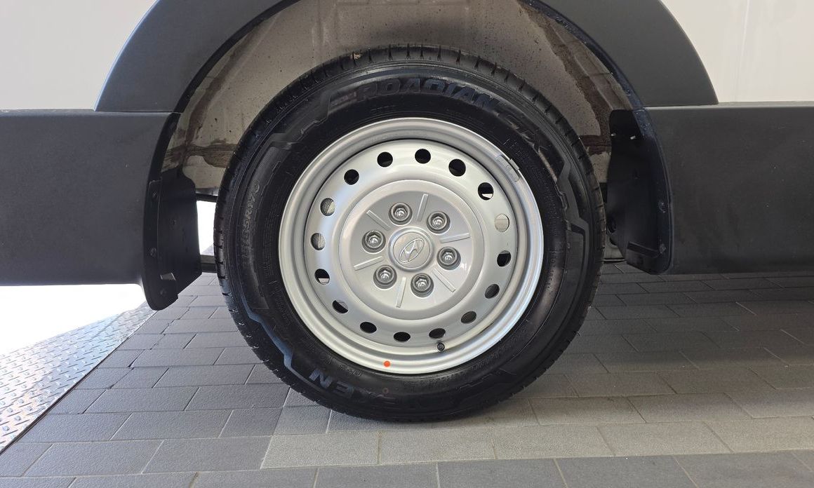 Hyundai ST1 2025