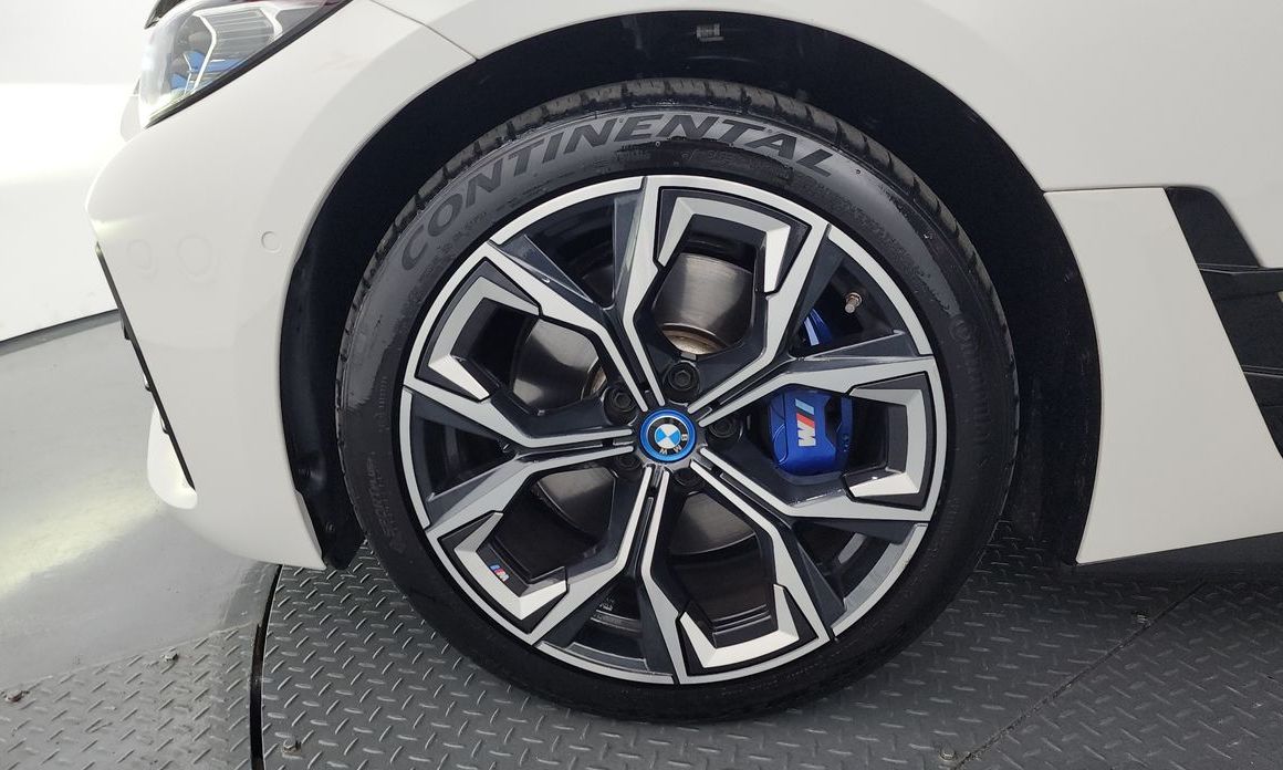 BMW i4 2023