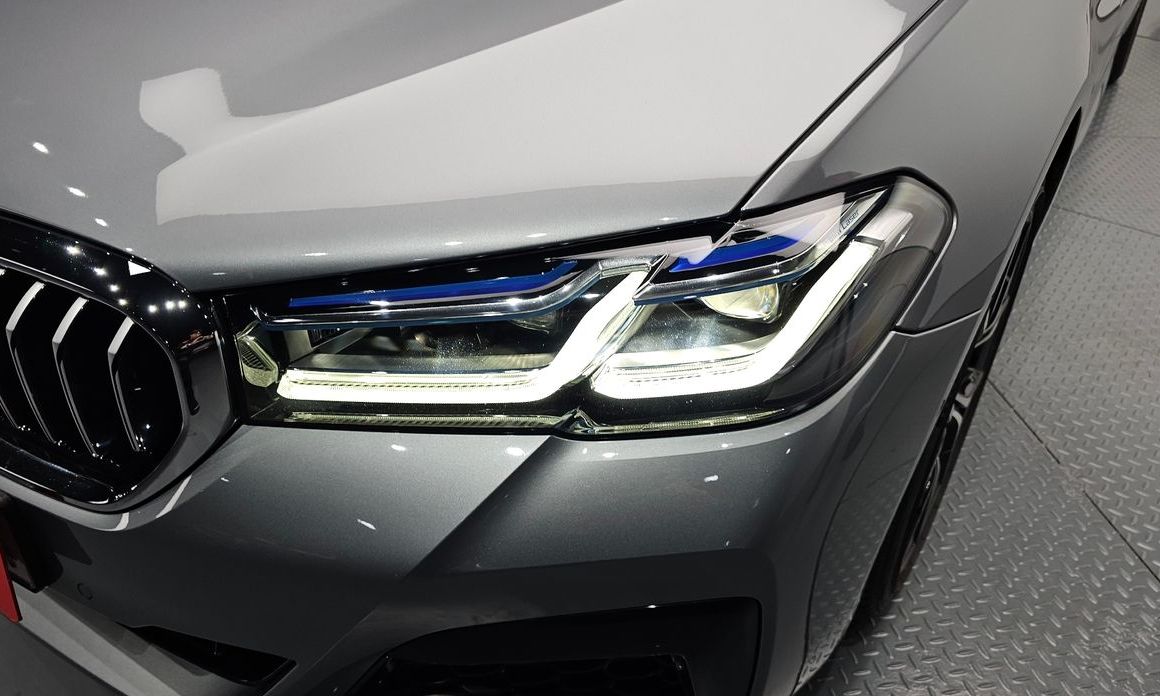 BMW 5-Series 2023