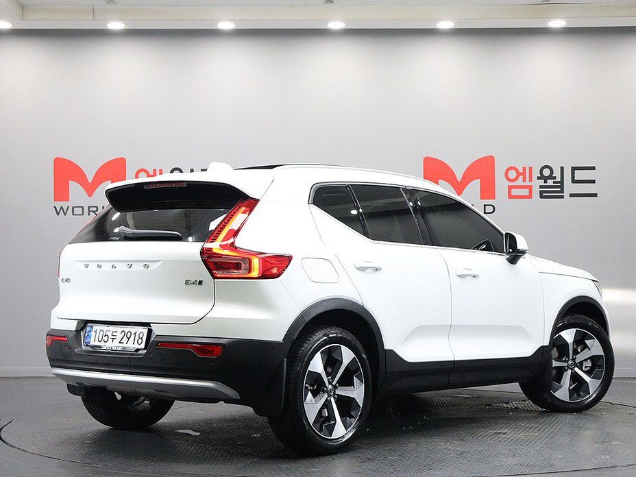 Volvo XC40 2025